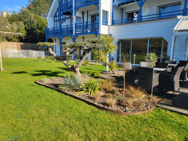 Aménagement de jardin paysagiste à Vannes Hotel Le Roof Vannes (5)